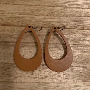 Nickel and Suede Brown Small Cutouts